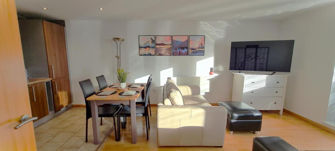 Sidemersey Livings- Convenient 1-Bedroom Flat With A View, Central 利物浦 外观 照片